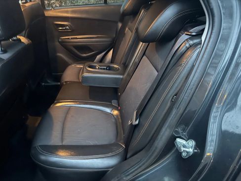 Used 2017 Chevrolet Trax LT w/ LT Convenience Package image 14