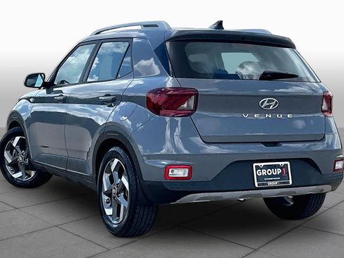 Used 2021 Hyundai Venue SEL w/ Premium Package FWD image 11