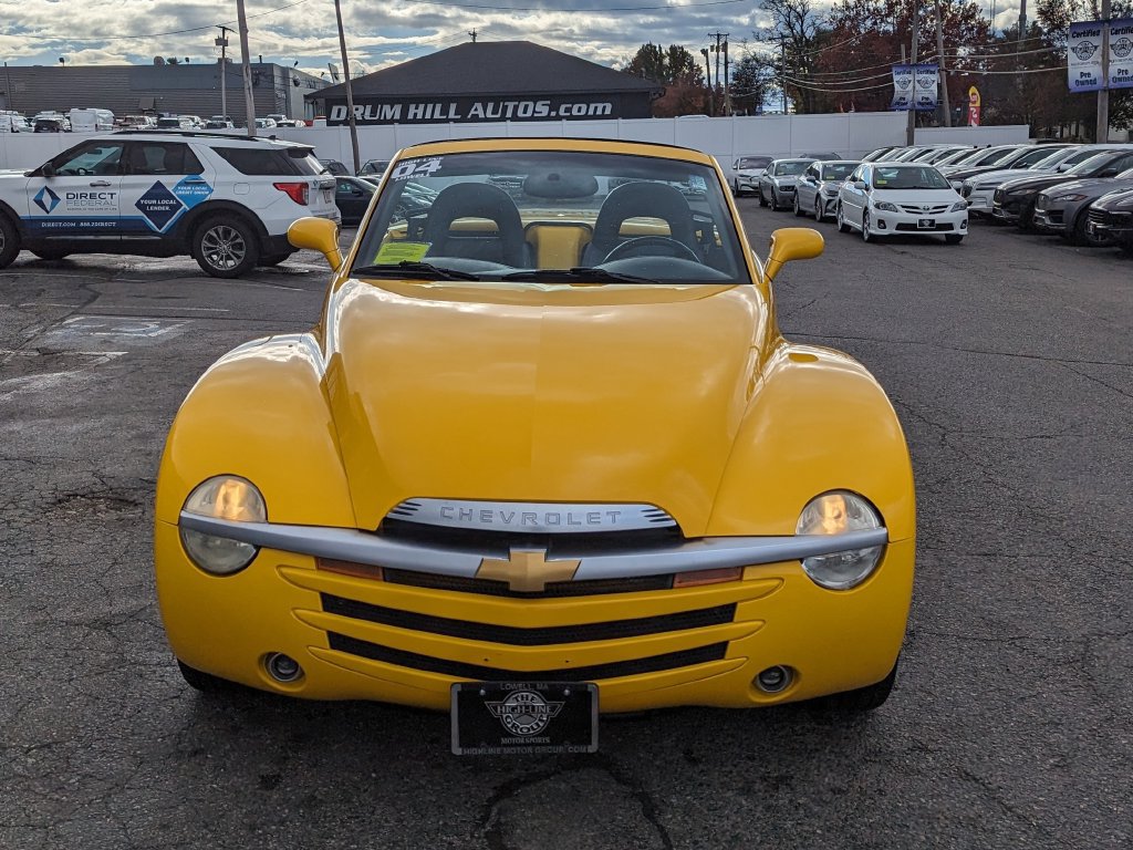 Used 2004 Chevrolet SSR w/ Preferred Equipment Group RWD image 29