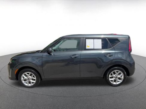 Used 2025 Kia Soul LX w/ LX Technology Package image 9