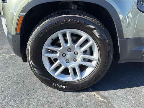 Used 2025 Land Rover Defender 110 S image 9