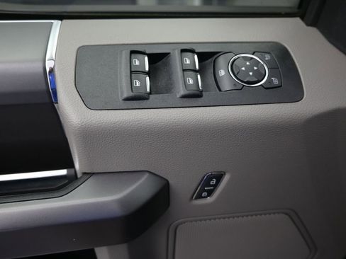 Used 2019 Ford F150 XLT w/ Equipment Group 302A Luxury image 16