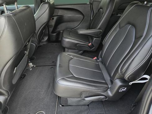 New 2026 Chrysler Pacifica Select image 20