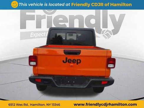 New 2025 Jeep Gladiator Sport image 4