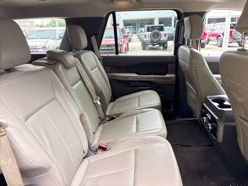 Used 2020 Ford Expedition XLT w/ Equipment Group 202A RWD image 29