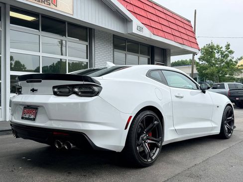Used 2022 Chevrolet Camaro SS RWD image 3