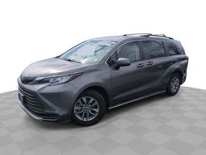 Used 2022 Toyota Sienna LE