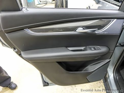 Certified 2023 Cadillac XT5 Sportv w/ LPO, Floor Liner Package AWD/4WD image 21
