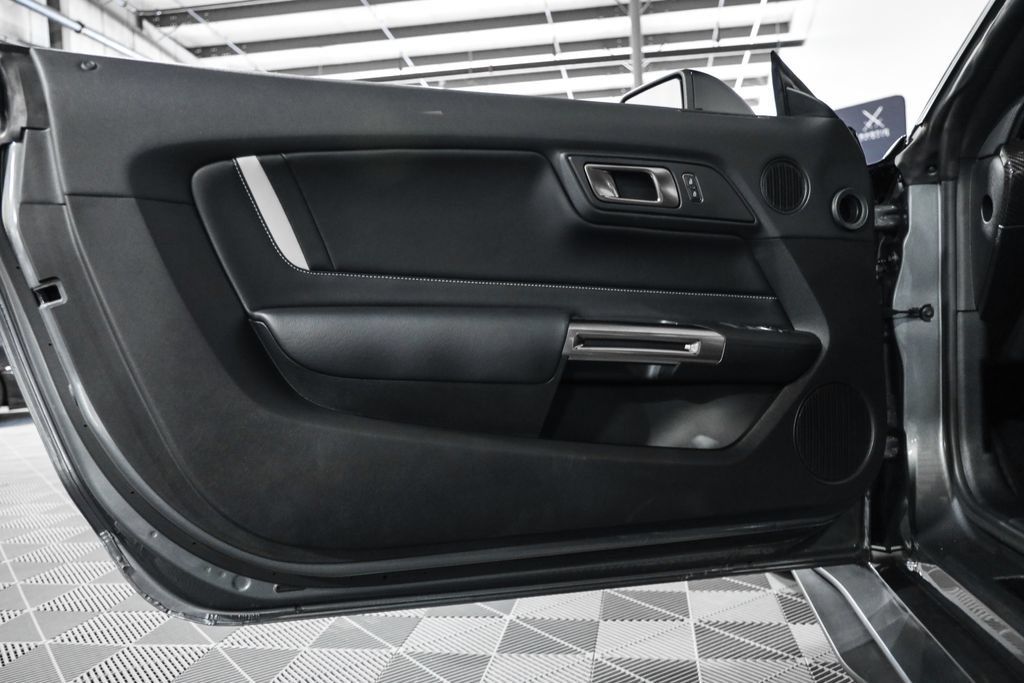 Used 2022 Ford Mustang Shelby GT500 w/ Carbon Fiber Track Pack RWD image 36