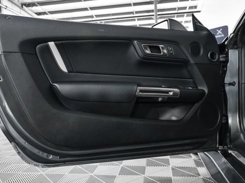 Used 2022 Ford Mustang Shelby GT500 w/ Carbon Fiber Track Pack RWD image 36