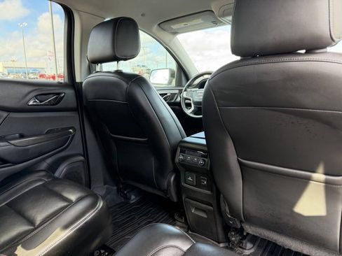 Used 2019 GMC Acadia SLT w/ Black Edition image 13