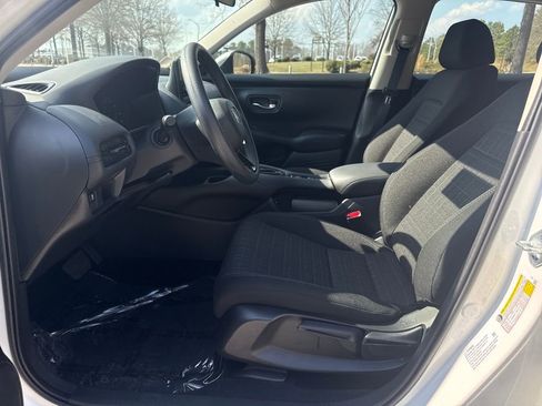 Certified 2025 Honda HR-V LX image 12
