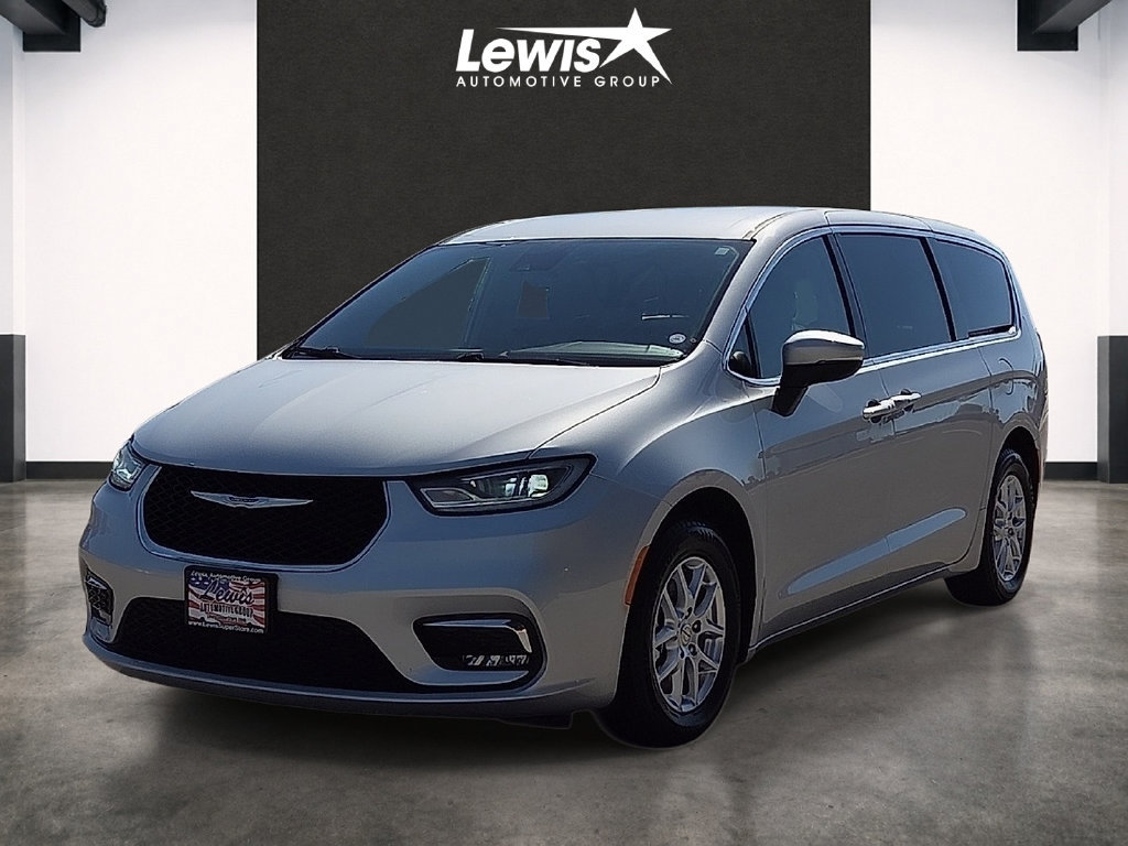 Used 2023 Chrysler Pacifica Touring-L FWD image 1