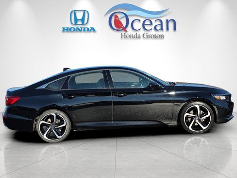 Used 2022 Honda Accord Sport image 2