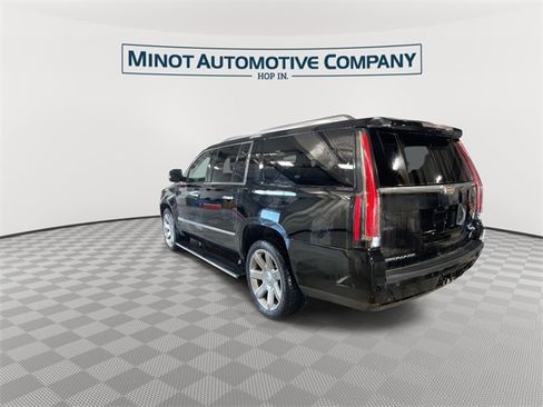 Used 2017 Cadillac Escalade ESV Premium Luxury image 6