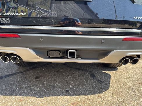 Used 2022 Ford Explorer Platinum w/ Equipment Group 601A AWD/4WD image 8