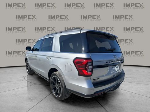 Used 2023 Ford Expedition Limited image 3