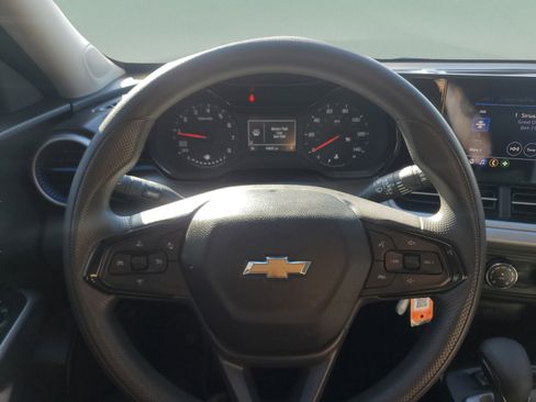 Used 2024 Chevrolet Trax LS FWD image 18