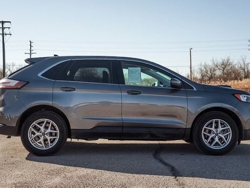 Used 2024 Ford Edge SEL image 4