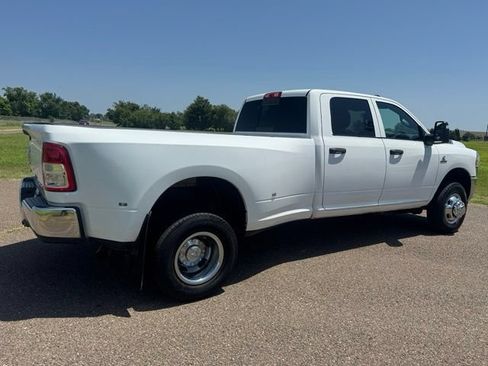 Used 2024 RAM 3500 Tradesman w/ Chrome Appearance Group AWD/4WD image 6