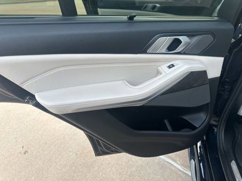 Used 2019 BMW X5 xDrive50i w/ M Sport Package image 23