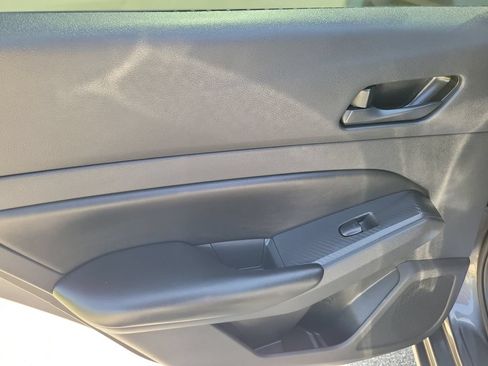 Used 2025 Nissan Altima 2.5 S FWD image 12