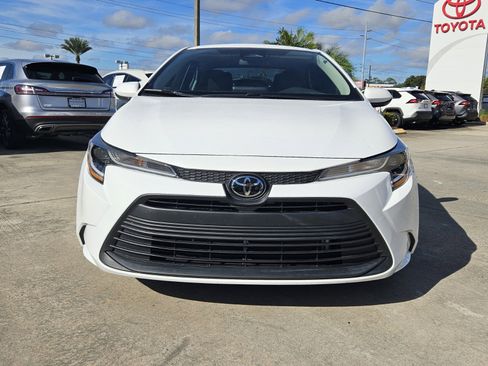 Certified 2023 Toyota Corolla LE image 2