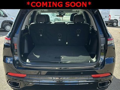 Used 2023 Jeep Grand Cherokee 30th Anniversary image 27