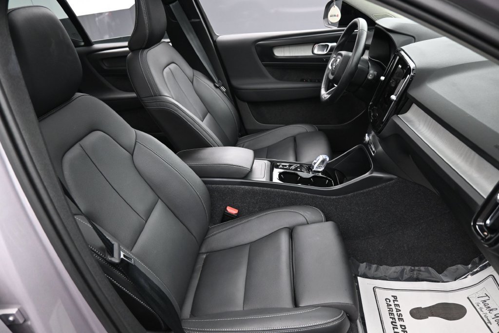 Used 2026 Volvo XC40 B5 Plus AWD/4WD image 29