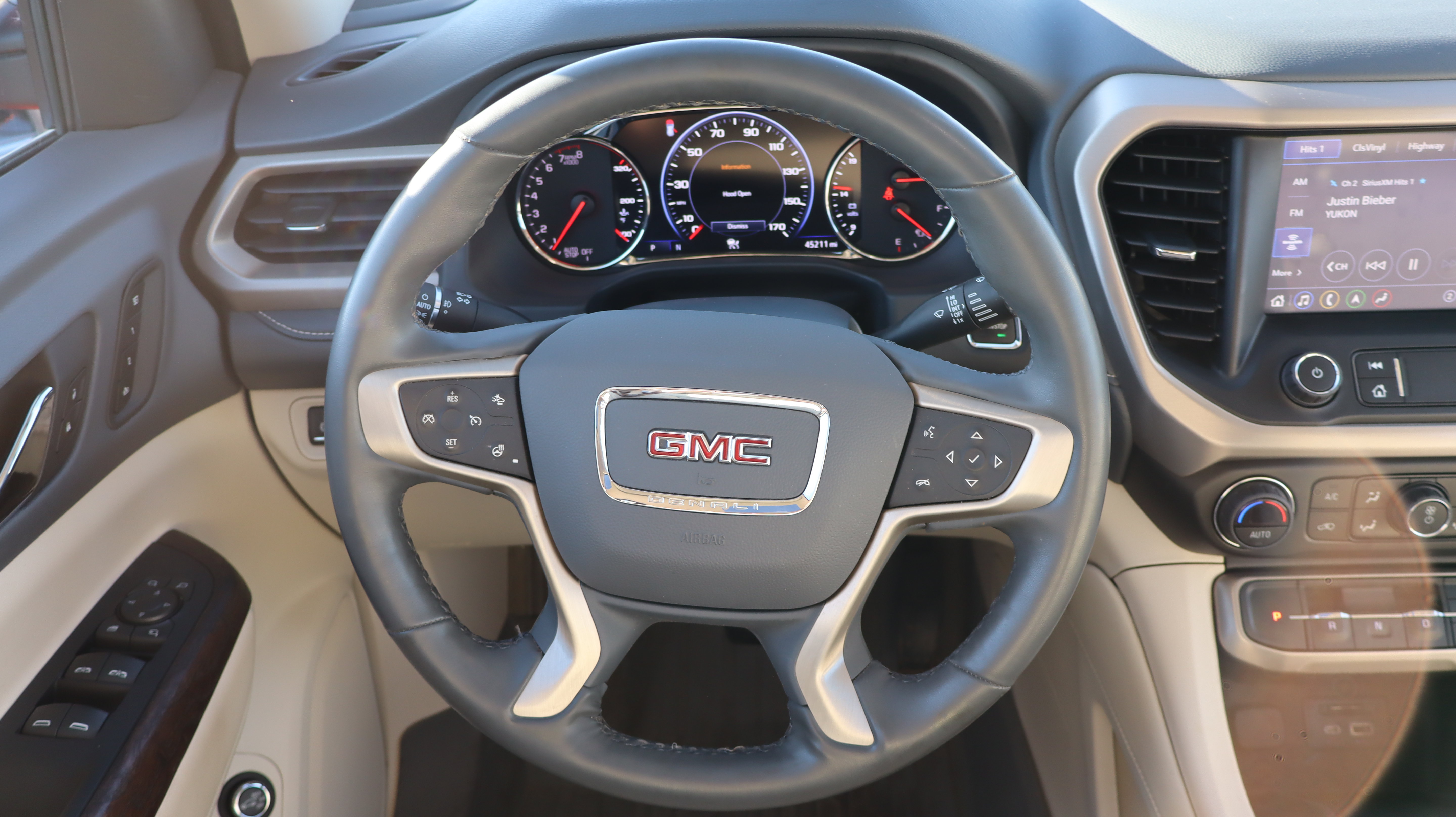 Certified 2023 GMC Acadia Denali w/ Denali Ultimate Package AWD/4WD image 12