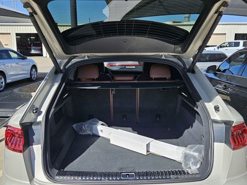 Used 2023 Audi Q8 Prestige AWD/4WD image 23