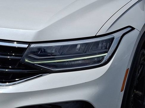 Certified 2023 Volkswagen Tiguan SE R-Line AWD/4WD image 12
