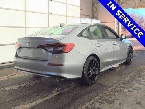 Used 2022 Honda Civic Sport image 2