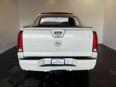 Used 2011 Cadillac Escalade EXT Premium image 5