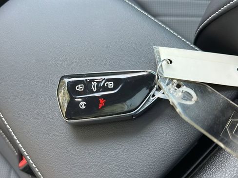 New 2026 Volkswagen Tiguan SE R-Line image 26