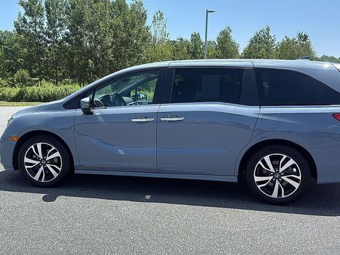 Used 2023 Honda Odyssey Touring image 10