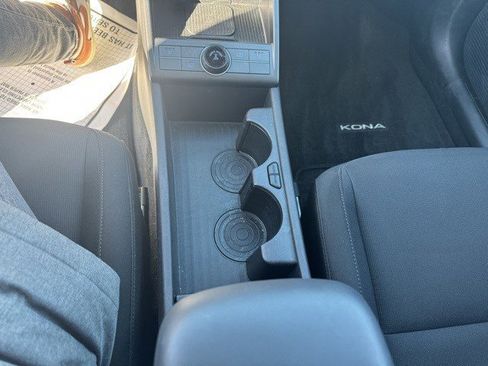 Used 2025 Hyundai Kona SEL image 23