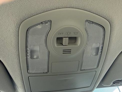 Used 2014 Toyota Prius V Three FWD image 21