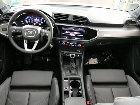 Certified 2025 Audi Q3 2.0T Premium w/ Black Optic Sport Package image 24