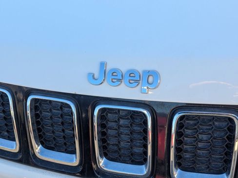 Used 2020 Jeep Compass Latitude image 11