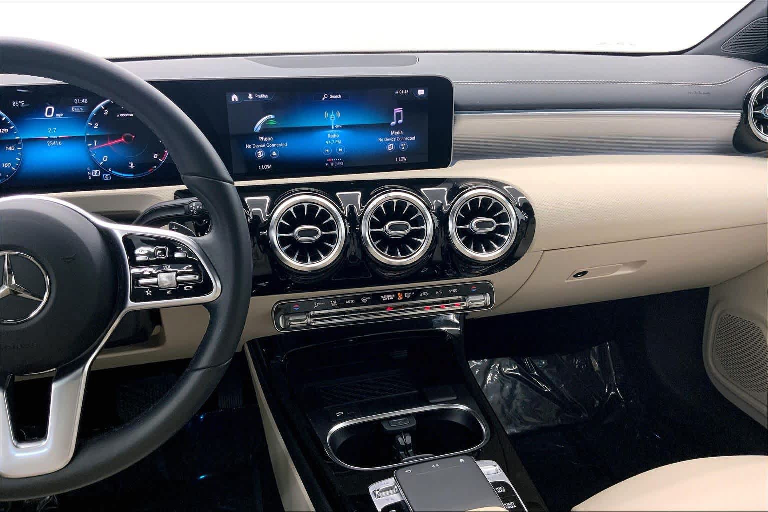 Used 2020 Mercedes-Benz CLA 250 image 25