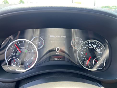 Used 2024 RAM 2500 Big Horn w/ Night Edition AWD/4WD image 34