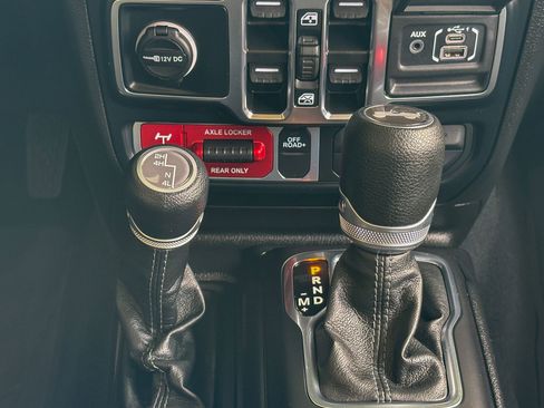 Used 2024 Jeep Wrangler Willys image 27