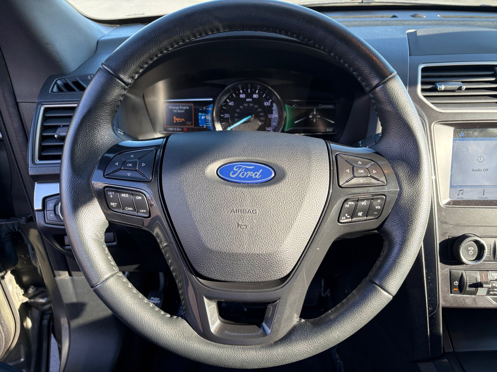 Used 2018 Ford Explorer XLT w/ Equipment Group 201A AWD/4WD image 12