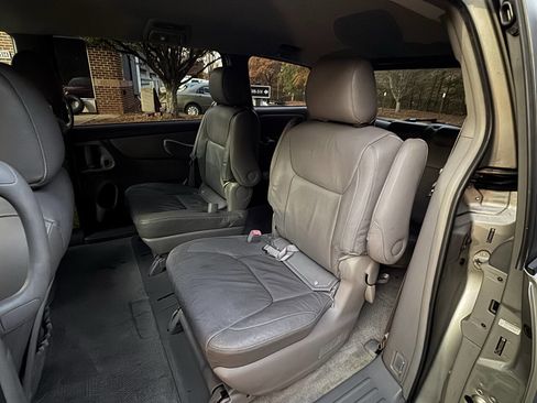 Used 2006 Toyota Sienna LE image 11