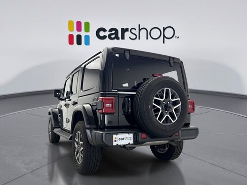 Used 2024 Jeep Wrangler Unlimited Sahara AWD/4WD image 3