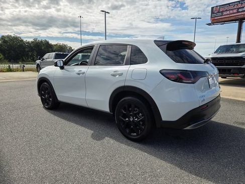 Used 2024 Honda HR-V Sport image 9