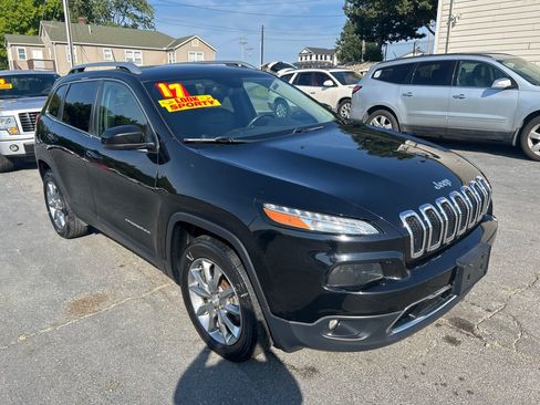 Used 2017 Jeep Cherokee Limited AWD/4WD image 4