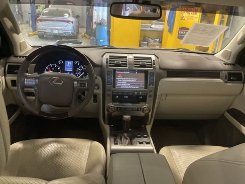 Used 2014 Lexus GX 460 Luxury w/ Preferred Accessory Package image 14