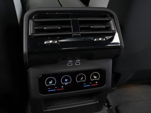 Used 2026 BMW M5 w/ Carbon Package image 72